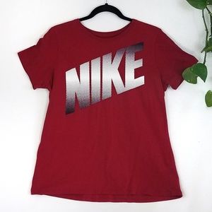 ~~SOLD~~The Nike tee Red Athletic Cut